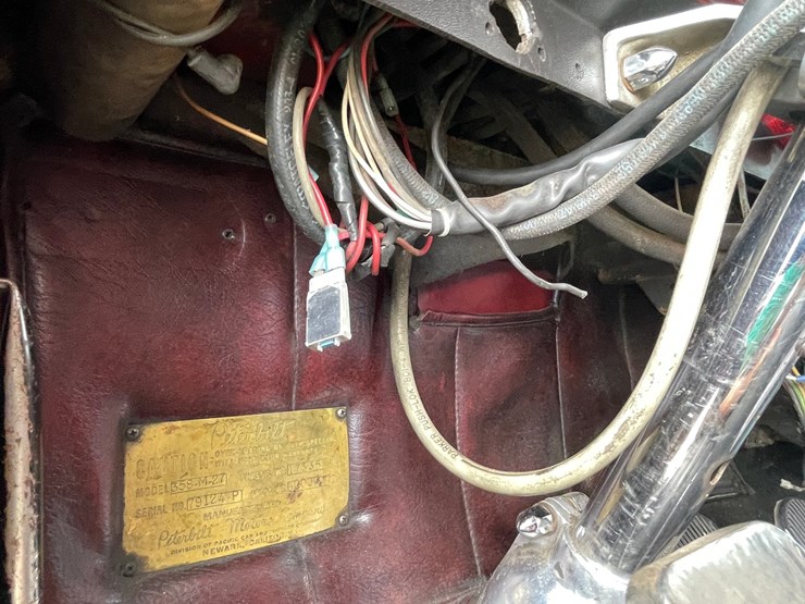 1976-peterbilt-359-image-135