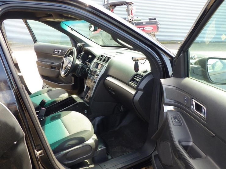 2014-ford-explorer-image-6