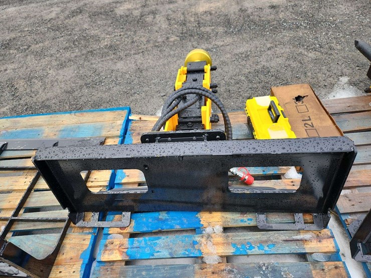 future-ft-d580-skid-steer-post-driver-image-3