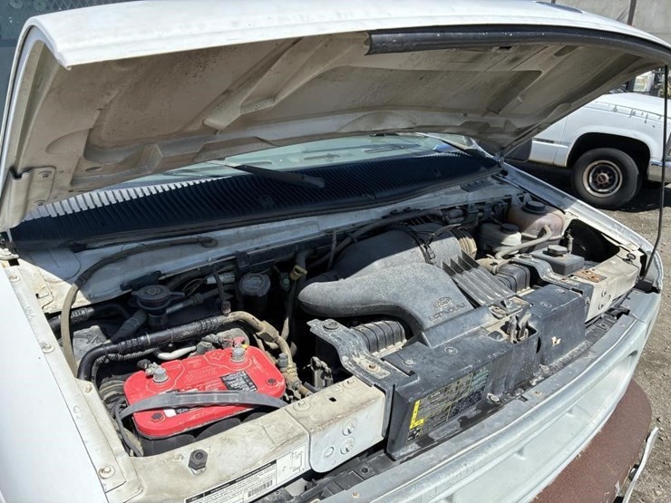 2002-ford-e350-image-8