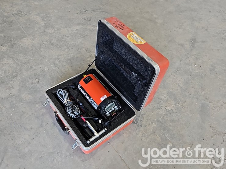 agl-grade-light-gl2500-pipe-laser-image-1