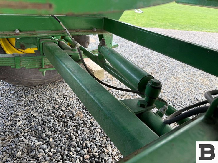 2015-john-deere-l340-image-44