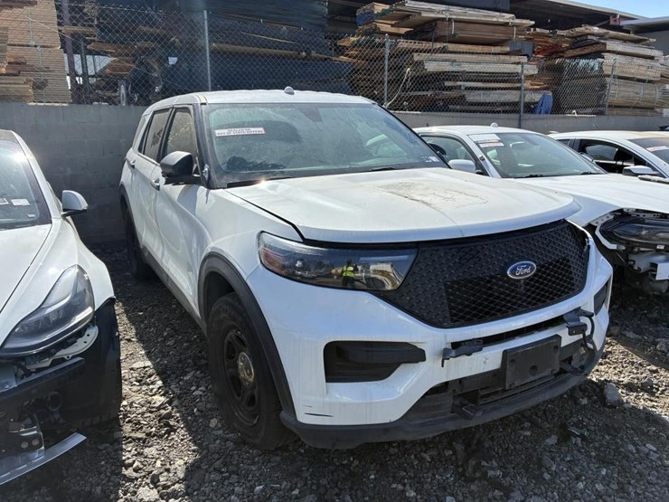 2021-ford-explorer-police-interceptor-image-2