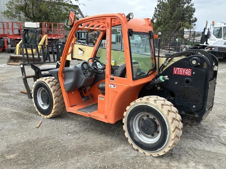 2015-jlg-g5-18a-image-4