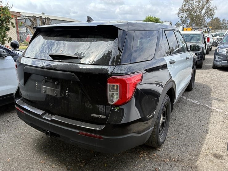 2022-ford-explorer-police-interceptor-image-3