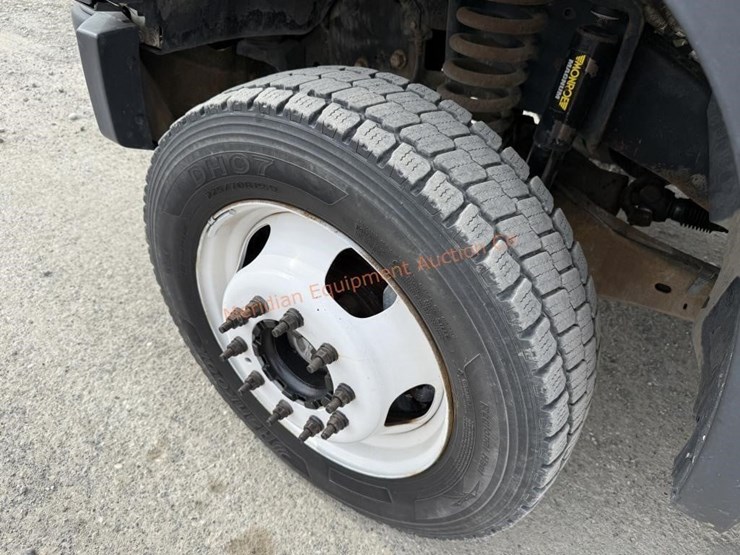 2008-ford-f550-image-12