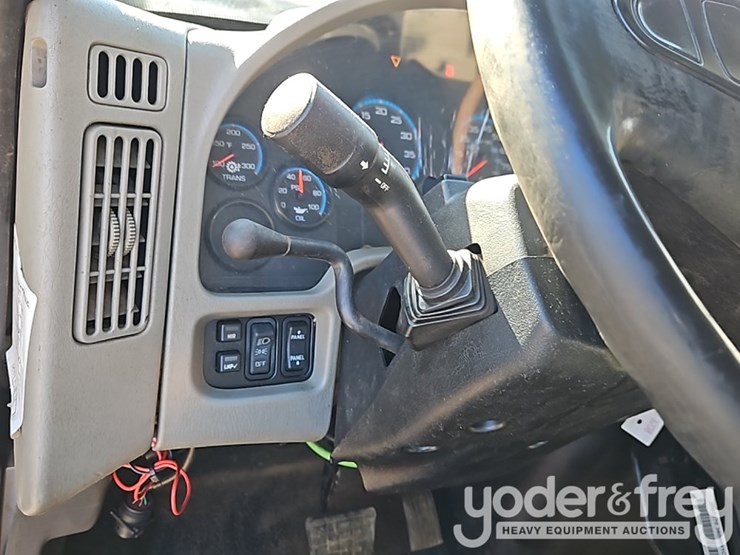 2008-international-7400-image-42