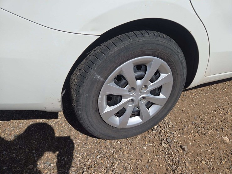 2013-kia-rio-lx-sedan-4d-image-8