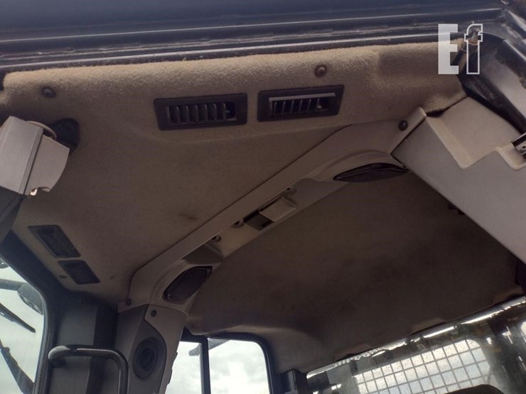 2018-caterpillar-d7e-image-18