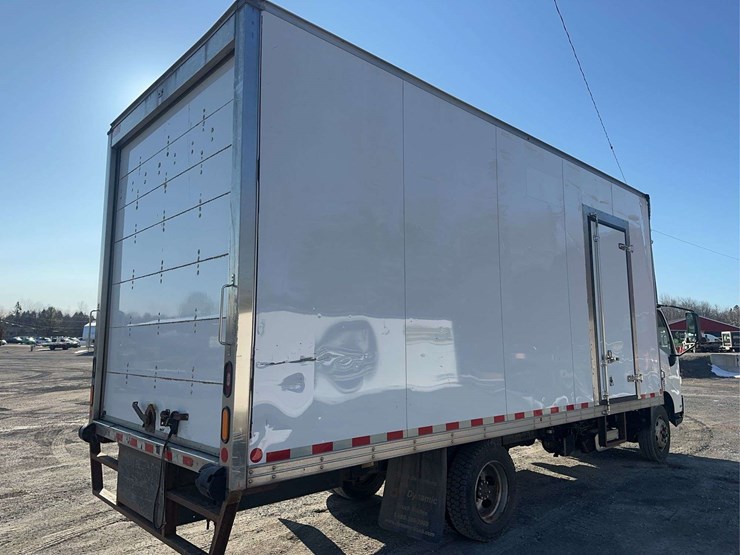 2020-hino-195-image-5