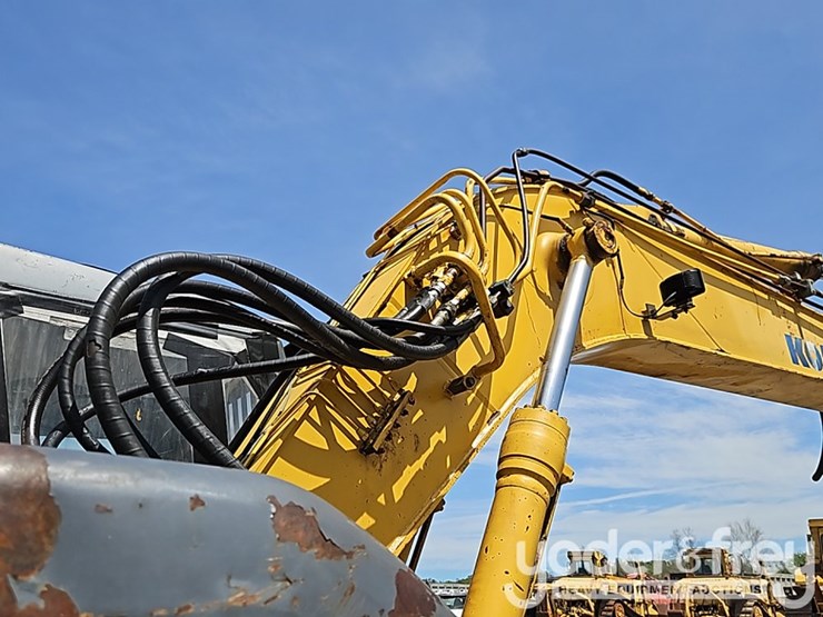 2005-komatsu-pc138-image-32