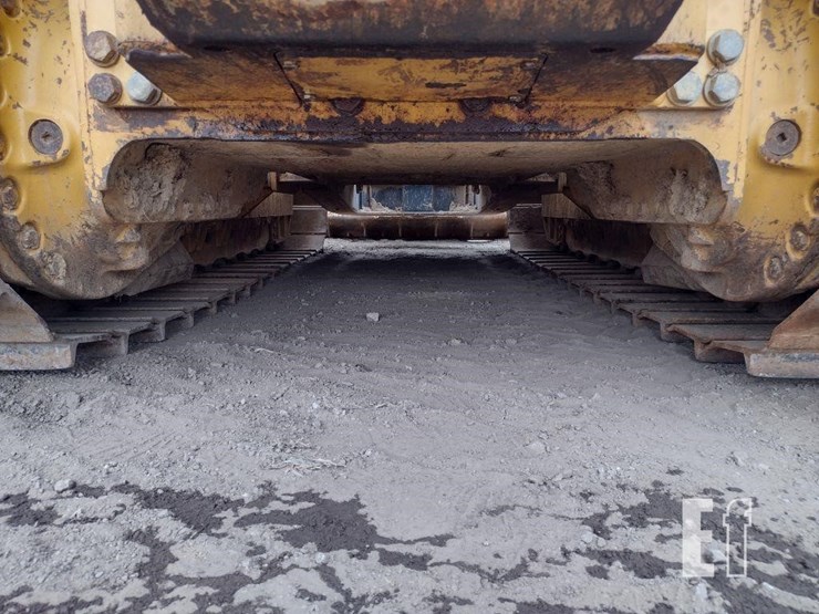 2013-deere-700k-lgp-image-45