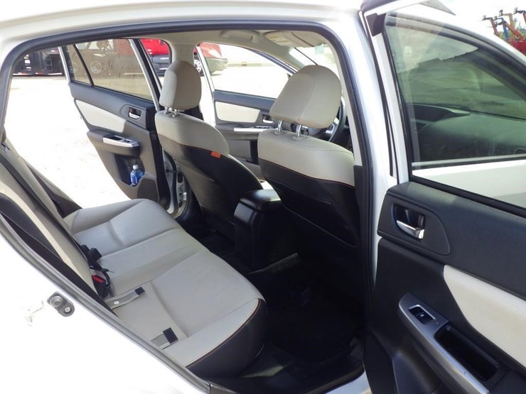 2017-subaru-crosstrek-image-8