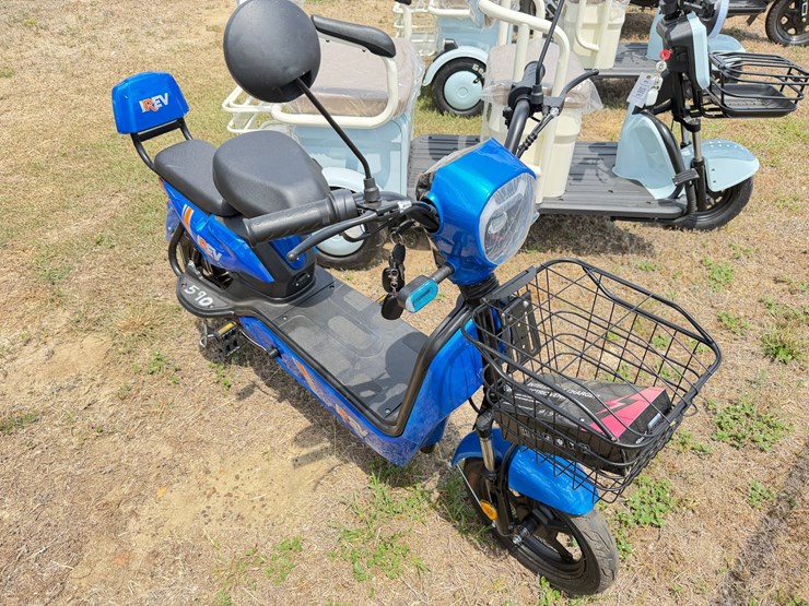 #591-•-#590-•-electric-scooter-image-3