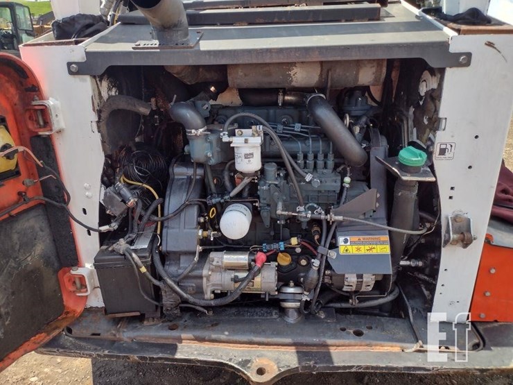 2013-bobcat-t770-image-31