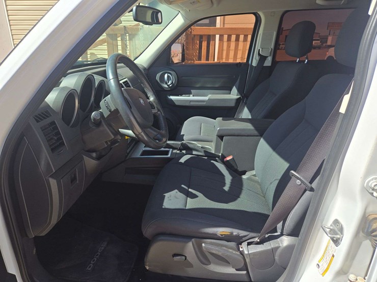 2011-dodge-nitro-image-12