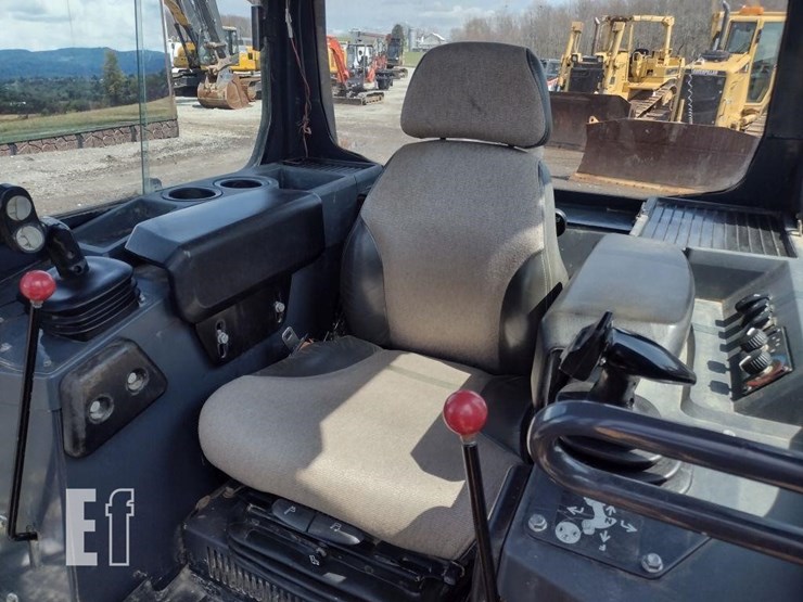 18-deere-650k-lgp-image-11