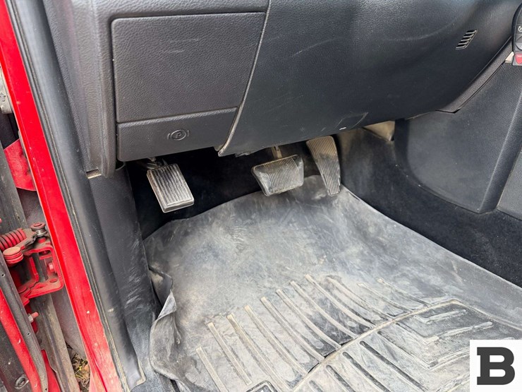 2016-dodge-2500-image-26