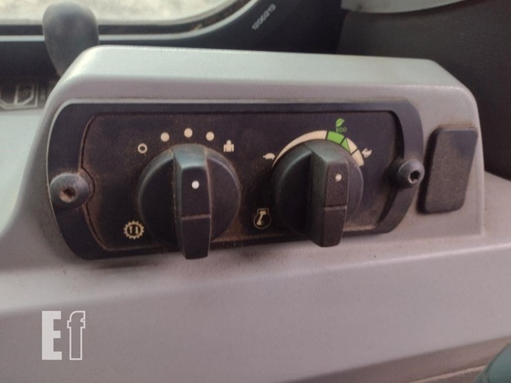 2018-caterpillar-d7e-image-15