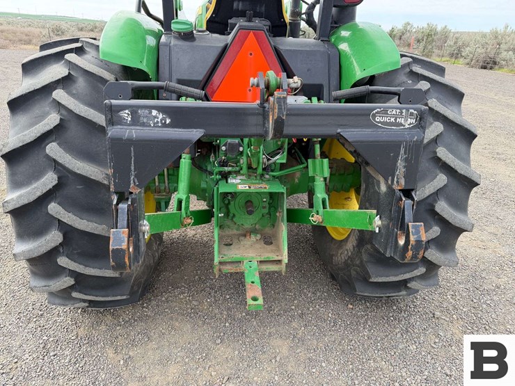 2015-john-deere-5075e-image-33