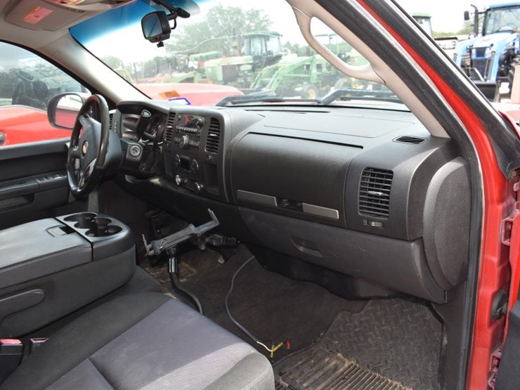 2011-chevrolet-1500-image-10