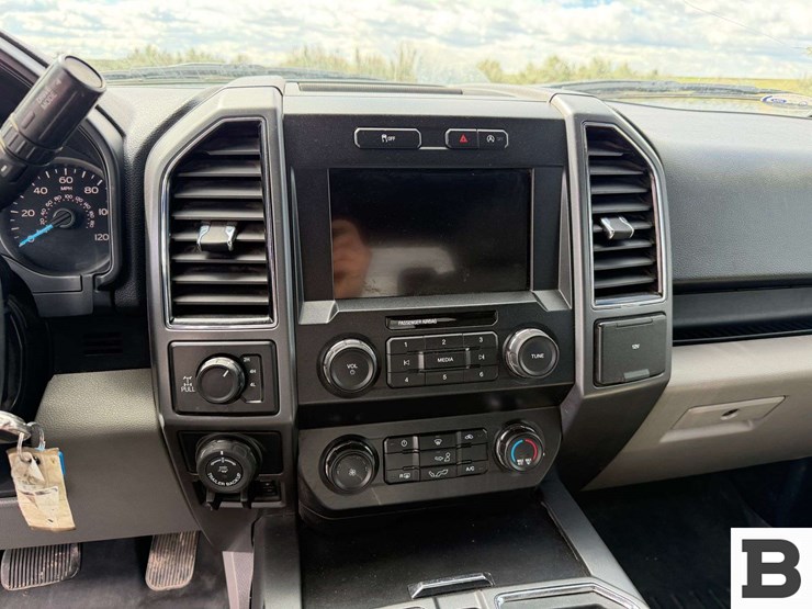 2019-ford-f150-image-29
