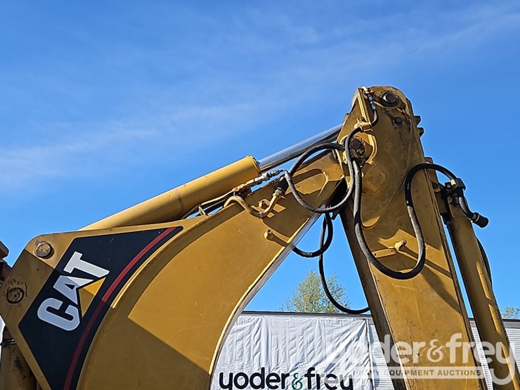 caterpillar-426c-image-15