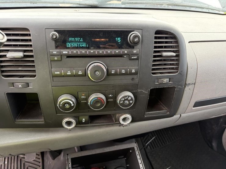 2012-gmc-sierra-2500-image-18