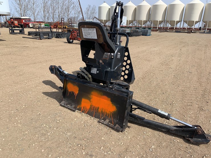 bradco-408w-skid-steer-backhoe-attachment-image-5