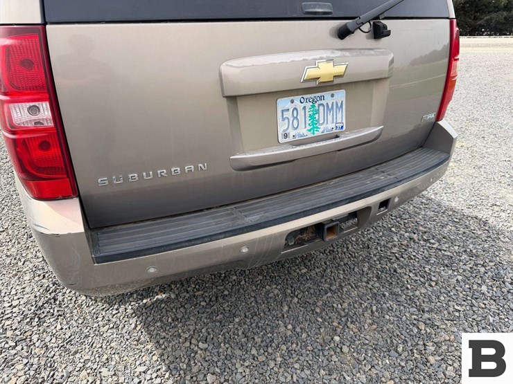 2007-chevrolet-suburban-1500-image-15