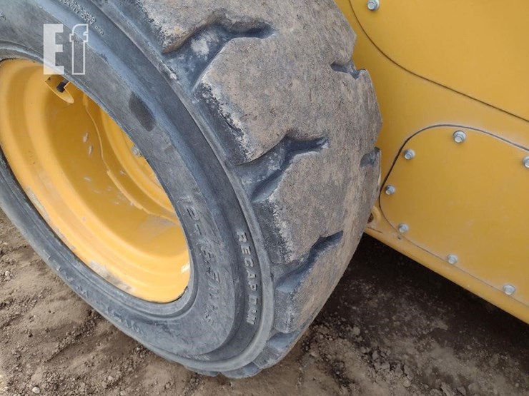 2011-caterpillar-256c-image-21