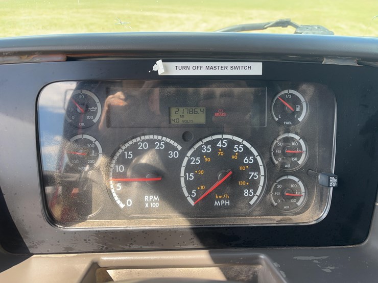 2003-sterling-lt9500-image-26
