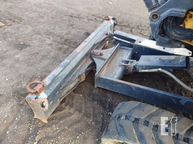 2018-deere-35g-image-18