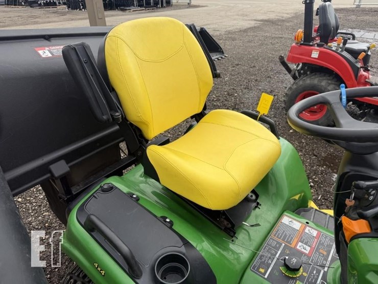 2017-john-deere-x738-image-18