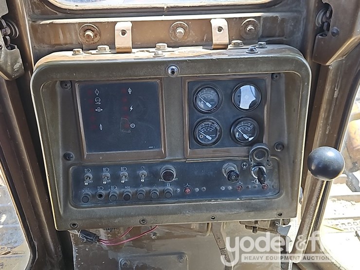 1990-caterpillar-d9n-image-28