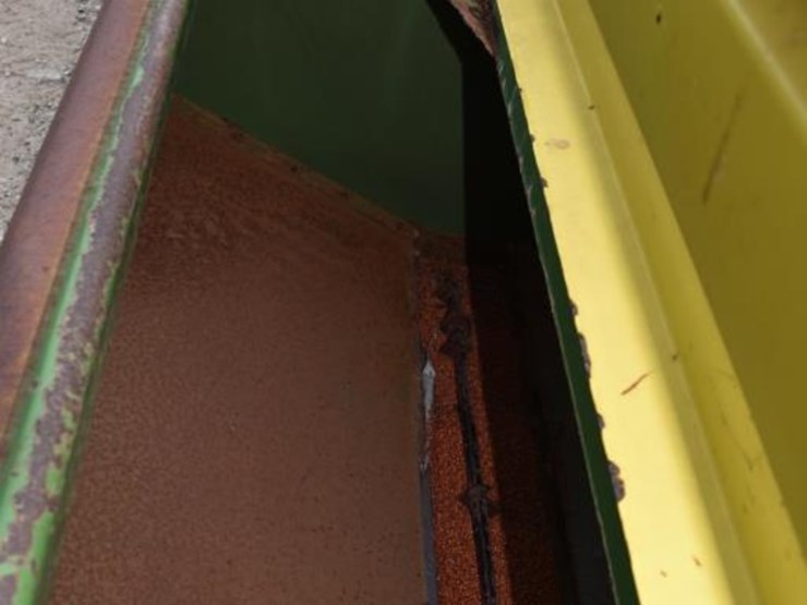 john-deere-8300-image-8