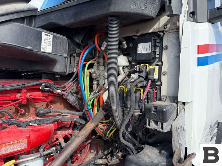 2017-kenworth-t880-image-42