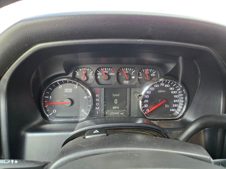 2016-chevrolet-2500-image-12