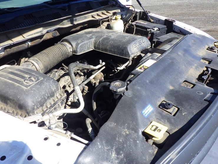 2015-dodge-1500-image-9