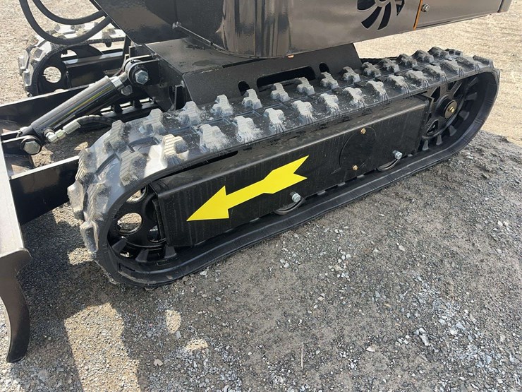 2026-future-ft13-mini-excavator-image-11