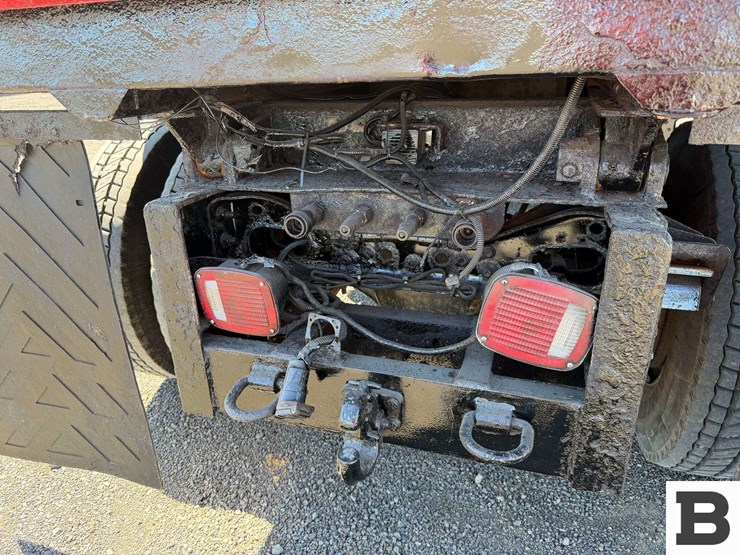 2010-ford-f750-image-23