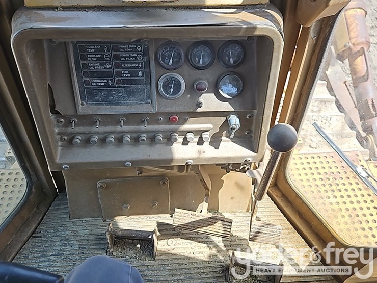 1980-caterpillar-d10-image-34