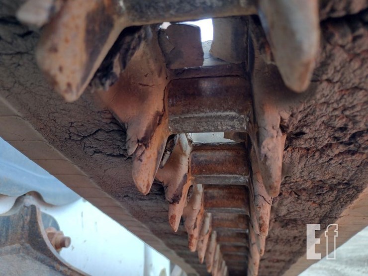 2021-bobcat-t76-image-26