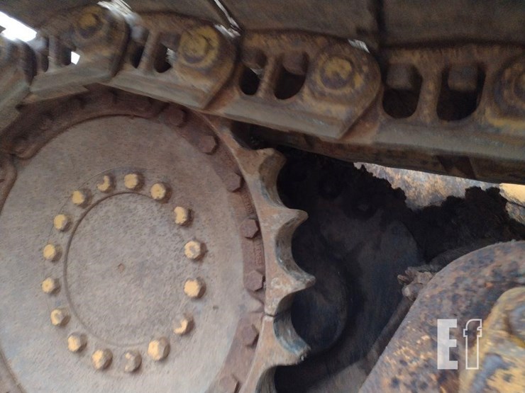 2005-deere-700h-lgp-image-32