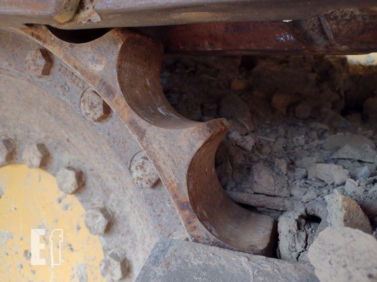 2013-deere-700k-lgp-image-33