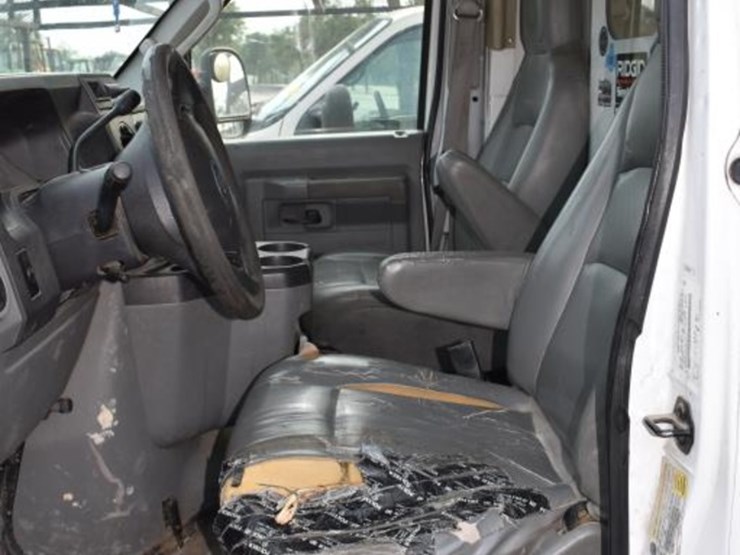 2011-ford-e350-image-5