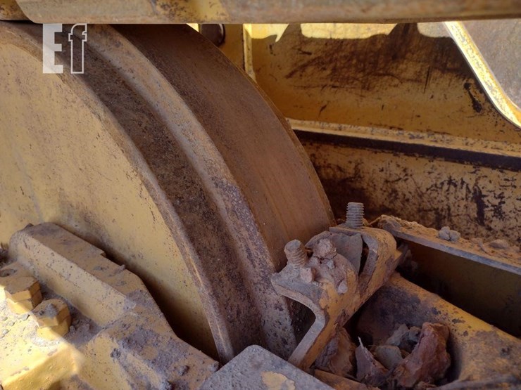 2004-deere-700h-image-15