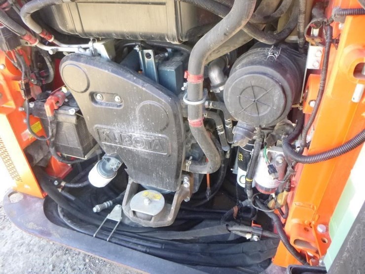 2020-kubota-ssv65-image-29