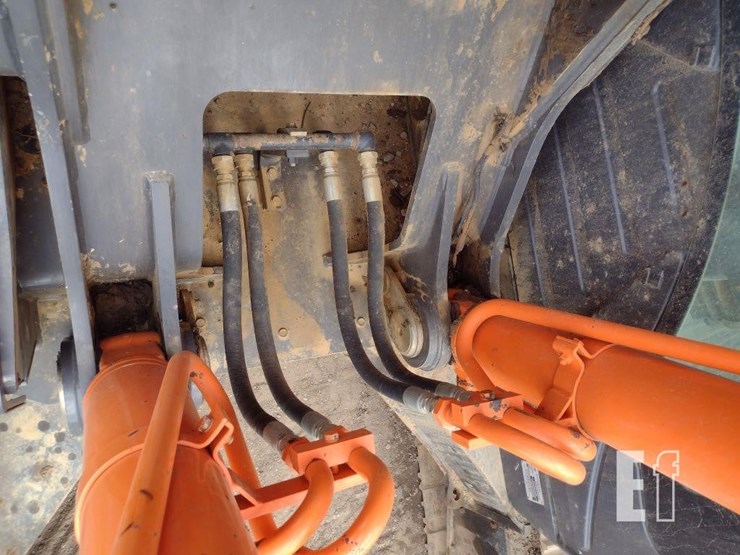 hitachi-zx350lc-6n-image-47