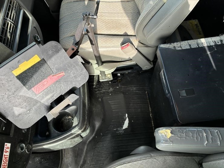 2012-chevrolet-express-2500-image-17